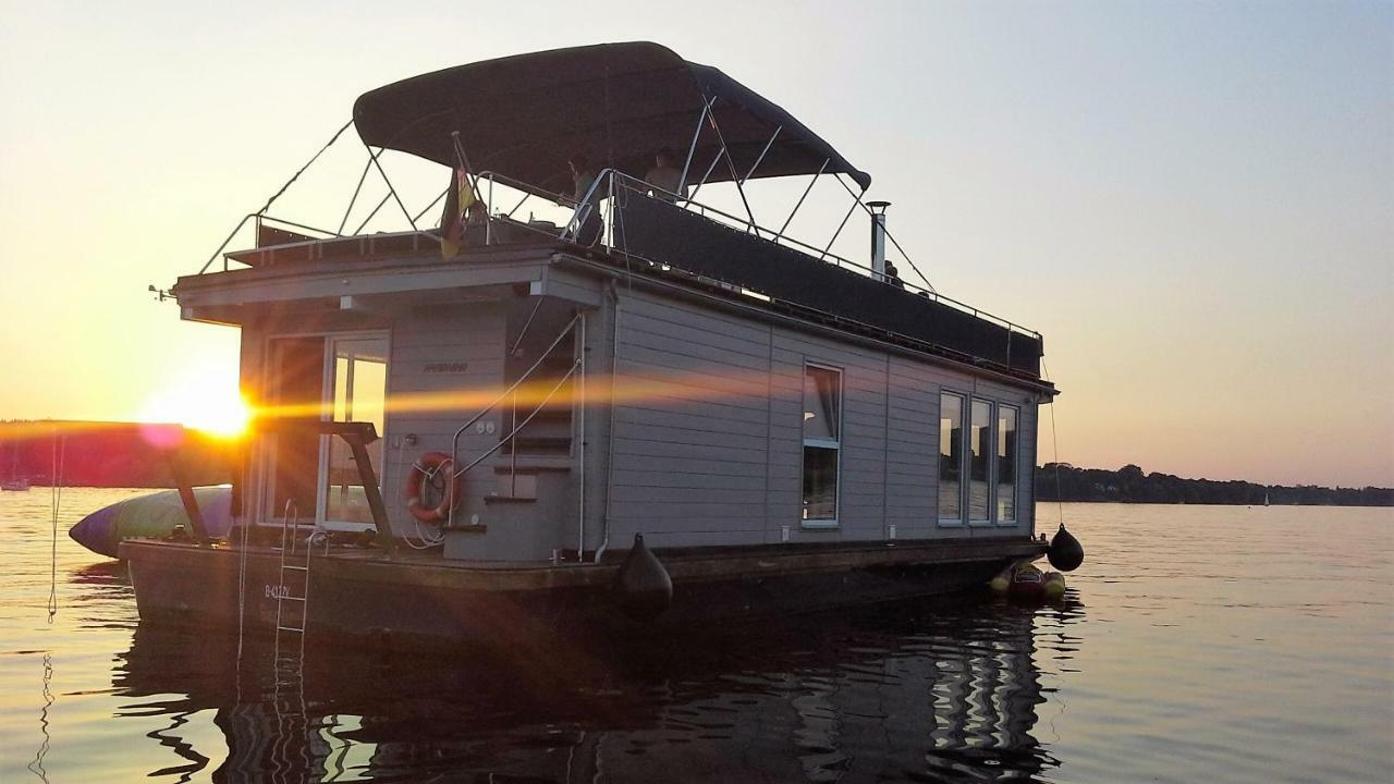 ホテル Hausboot Deluxe ベルリン エクステリア 写真