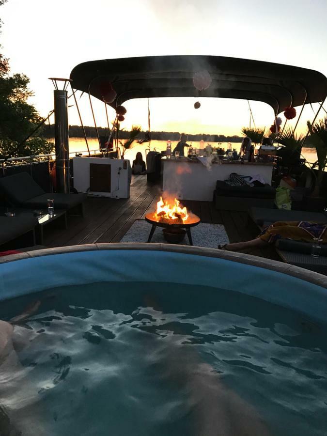ホテル Hausboot Deluxe ベルリン エクステリア 写真